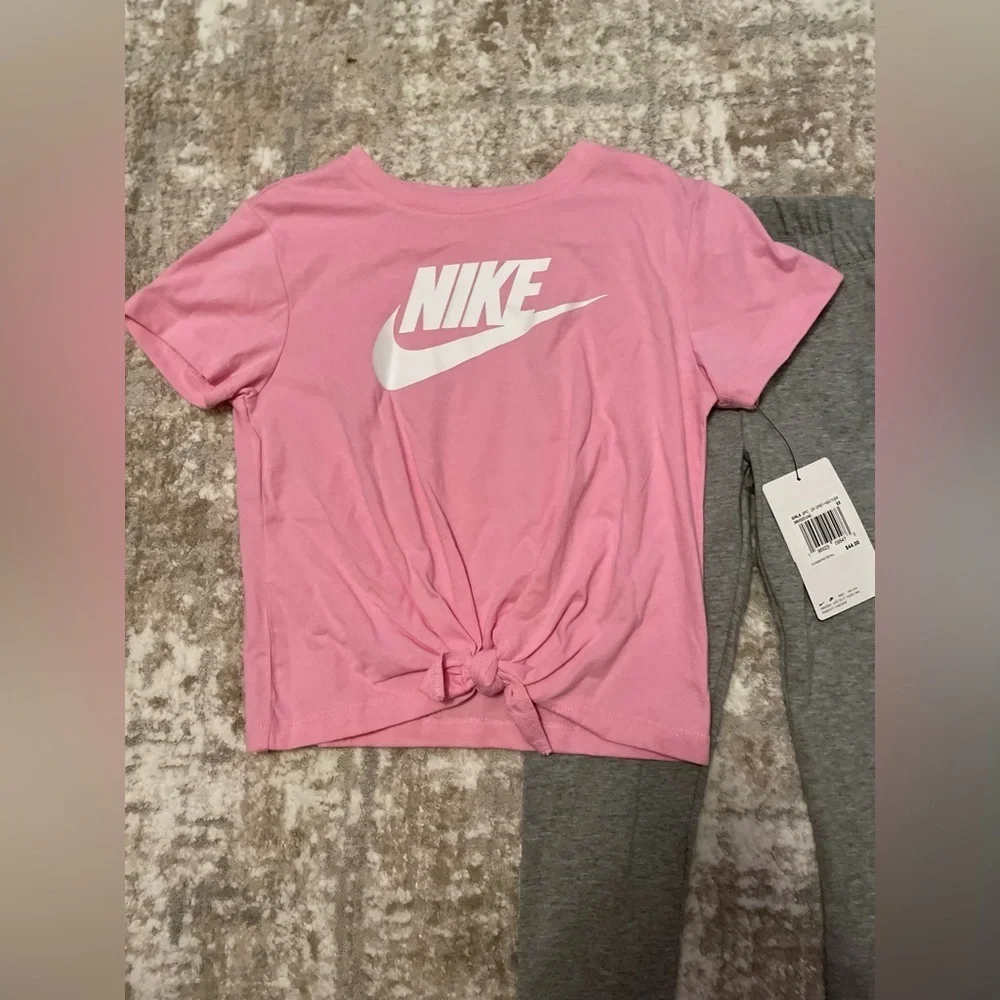 Nike Pink Twist Front Tee and Gray Leggings Matching Set Size 6/7 -NWT